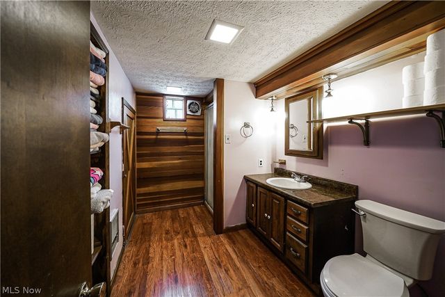 61 Hawk Avenue, Akron, OH 44312