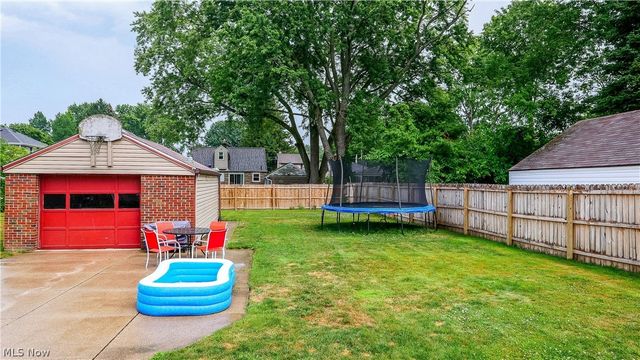 61 Hawk Avenue, Akron, OH 44312