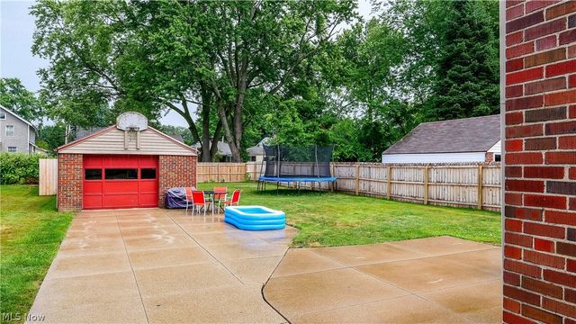 61 Hawk Avenue, Akron, OH 44312