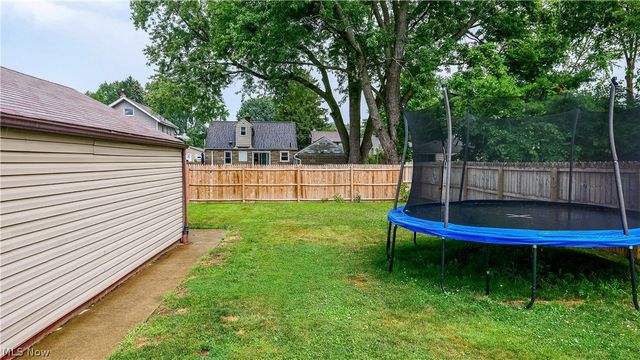 61 Hawk Avenue, Akron, OH 44312