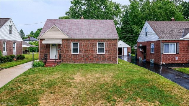 61 Hawk Avenue, Akron, OH 44312