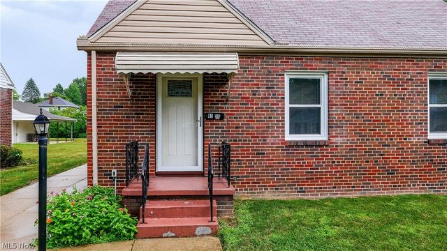 61 Hawk Avenue, Akron, OH 44312