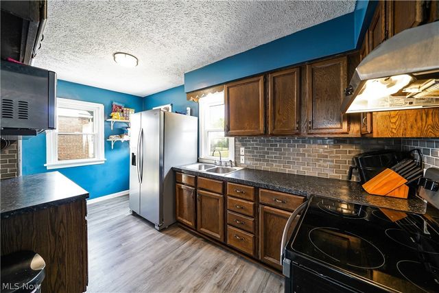 61 Hawk Avenue, Akron, OH 44312