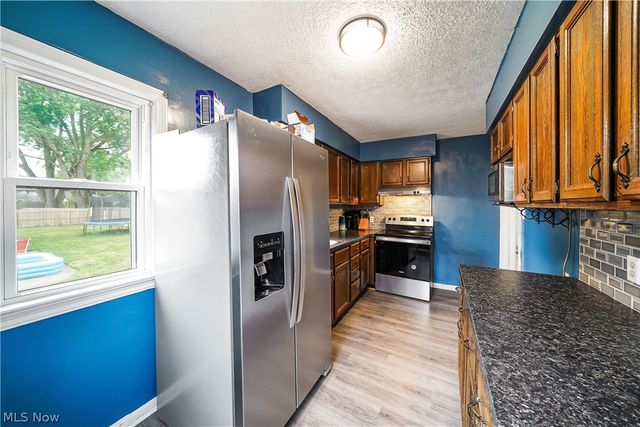 61 Hawk Avenue, Akron, OH 44312