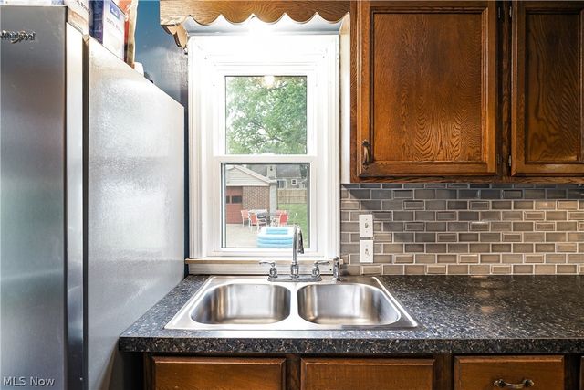 61 Hawk Avenue, Akron, OH 44312
