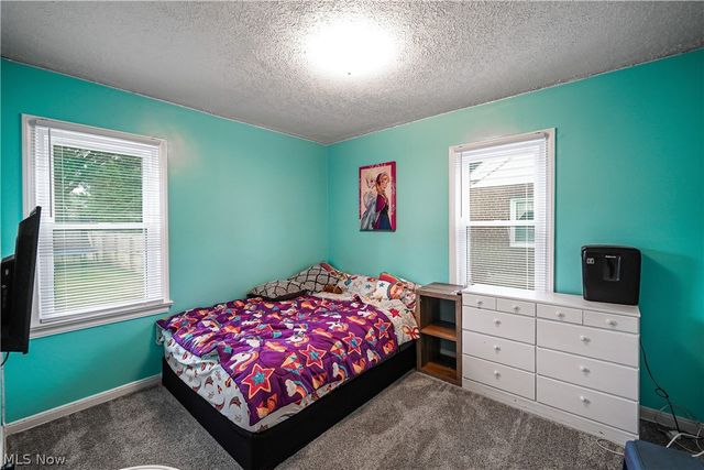 61 Hawk Avenue, Akron, OH 44312