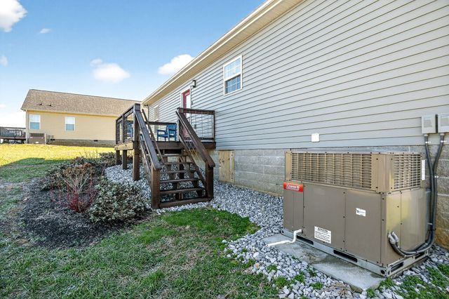 1663 Parker Rd, Sparta, TN 38583