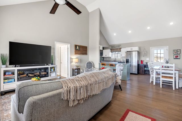 1663 Parker Rd, Sparta, TN 38583