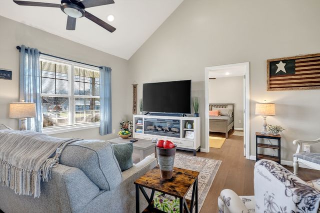 1663 Parker Rd, Sparta, TN 38583