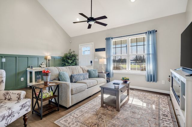 1663 Parker Rd, Sparta, TN 38583