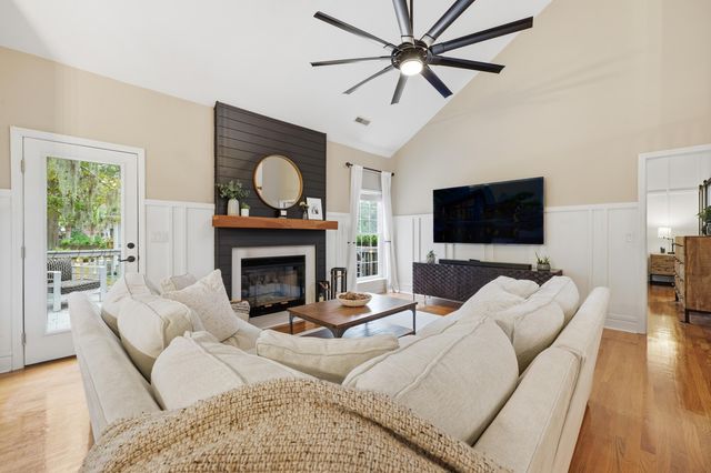 103 Shadowmoss Parkway, Charleston, SC 29414