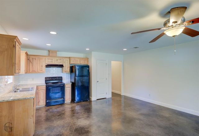 1005 Dalzell, Shreveport, LA 71104