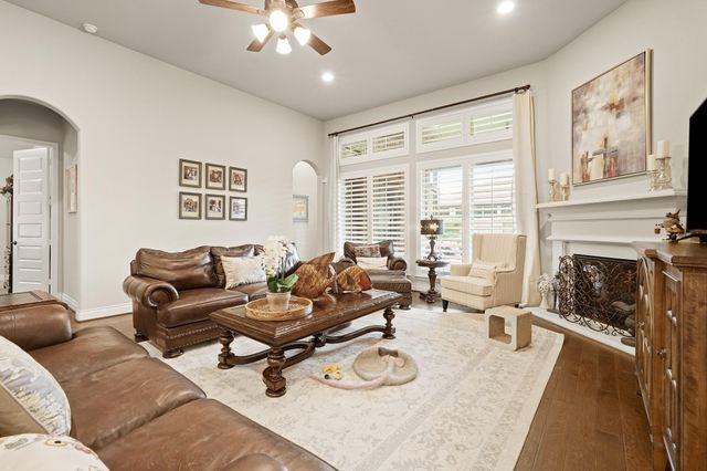 809 Sage Way Lane, Friendswood, TX 77546