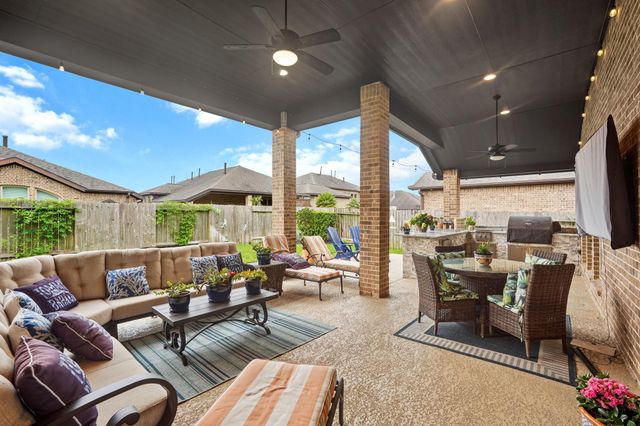 809 Sage Way Lane, Friendswood, TX 77546