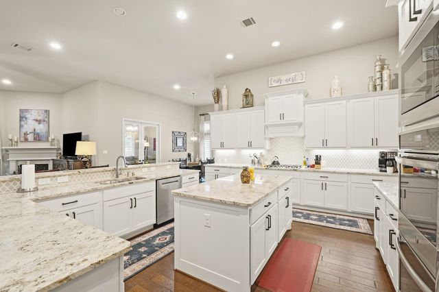809 Sage Way Lane, Friendswood, TX 77546