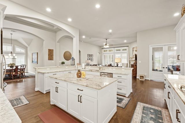 809 Sage Way Lane, Friendswood, TX 77546