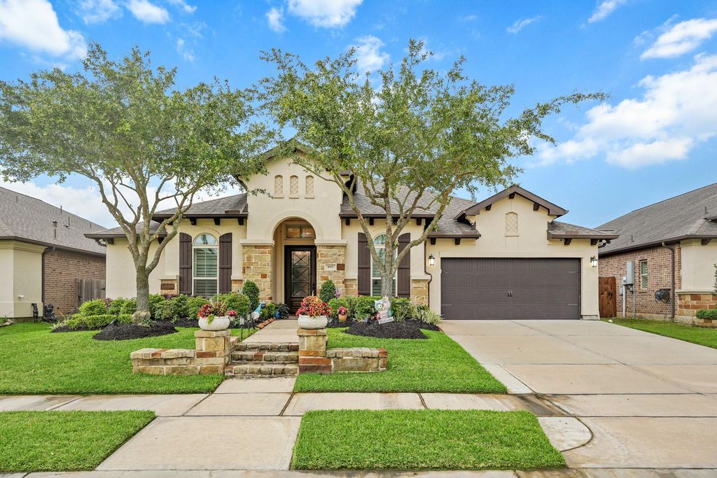 809 Sage Way Lane, Friendswood, TX 77546