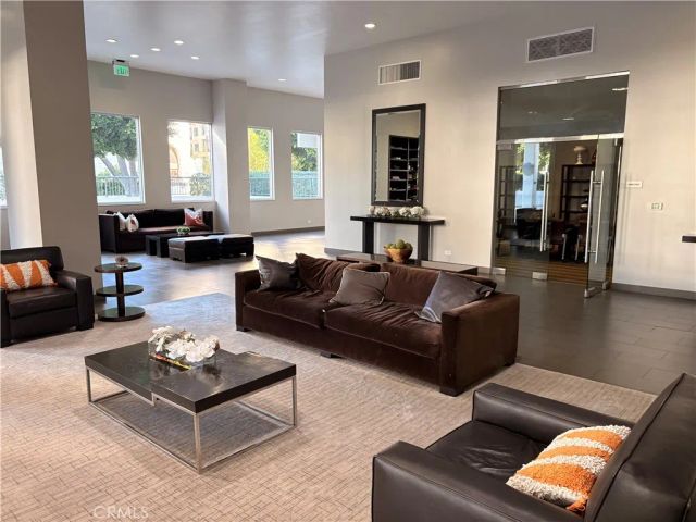 10501 Wilshire Blvd 1409, Los Angeles, CA 90024