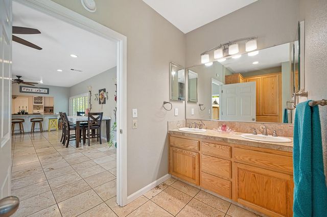 10813 Stone Rd, Oakdale, CA 95361