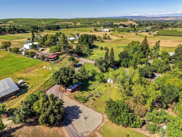 10813 Stone Rd, Oakdale, CA 95361