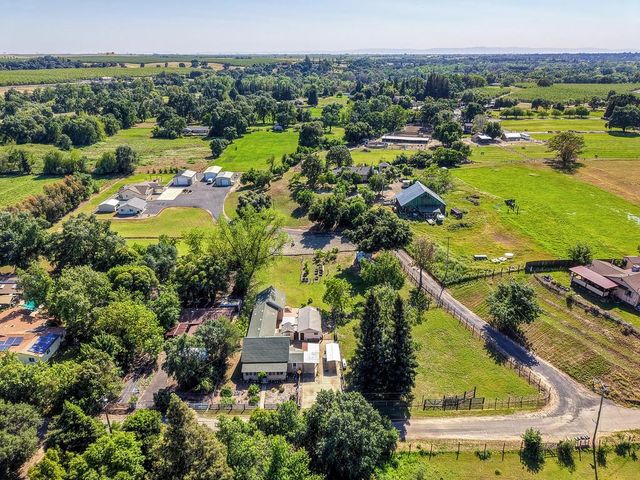 10813 Stone Rd, Oakdale, CA 95361