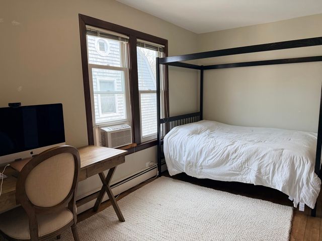 1018 Oakwood Avenue, Wilmette, IL 60091