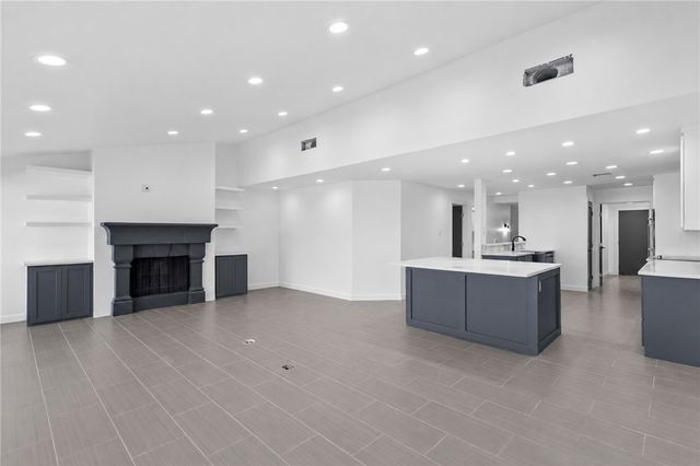 4270 Ocean Dr 2, Corpus Christi, TX 78411