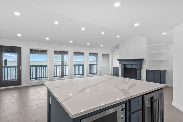 4270 Ocean Dr 2, Corpus Christi, TX 78411