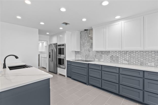 4270 Ocean Dr 2, Corpus Christi, TX 78411