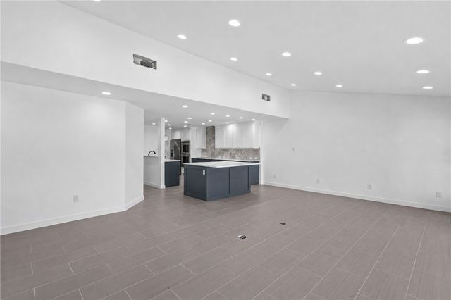 4270 Ocean Dr 2, Corpus Christi, TX 78411