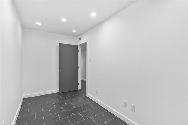 4270 Ocean Dr 2, Corpus Christi, TX 78411