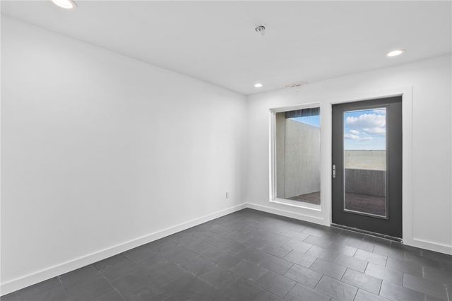4270 Ocean Dr 2, Corpus Christi, TX 78411