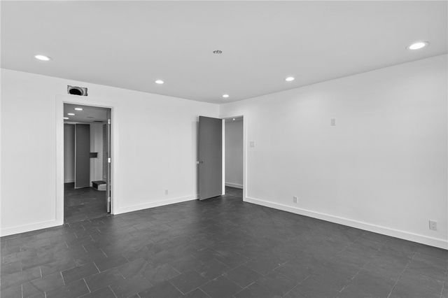 4270 Ocean Dr 2, Corpus Christi, TX 78411