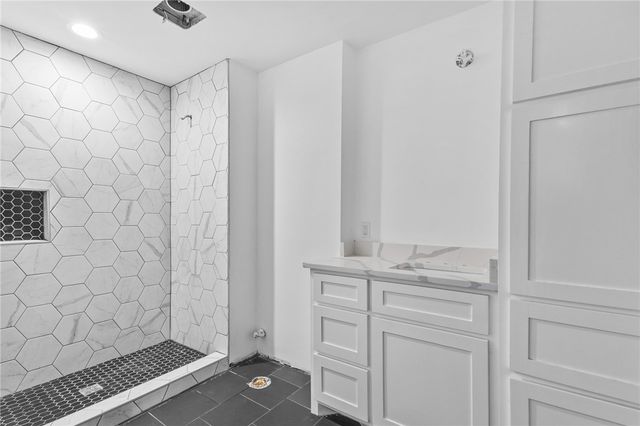 4270 Ocean Dr 2, Corpus Christi, TX 78411