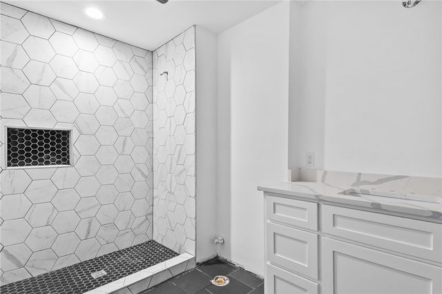 4270 Ocean Dr 2, Corpus Christi, TX 78411