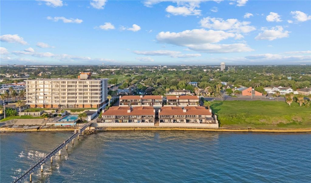 4270 Ocean Dr 2, Corpus Christi, TX 78411