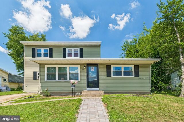 35 INDIAN QUEEN LN, Maple Shade, NJ 08052