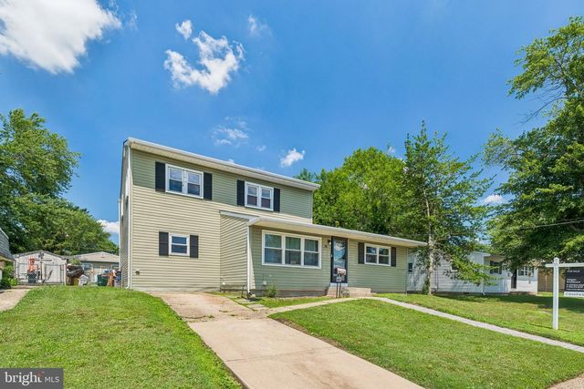35 INDIAN QUEEN LN, Maple Shade, NJ 08052