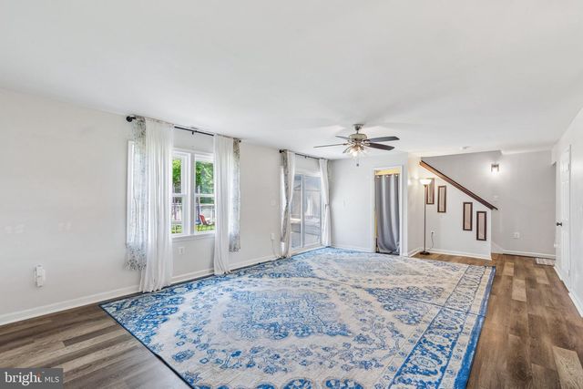 35 INDIAN QUEEN LN, Maple Shade, NJ 08052