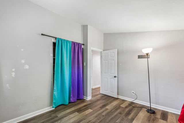 35 INDIAN QUEEN LN, Maple Shade, NJ 08052