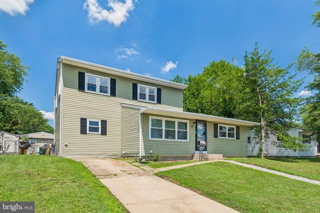 35 INDIAN QUEEN LN, Maple Shade, NJ 08052
