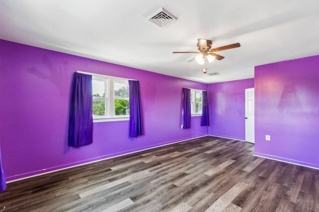 35 INDIAN QUEEN LN, Maple Shade, NJ 08052