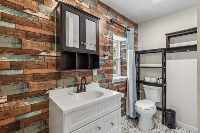 35 INDIAN QUEEN LN, Maple Shade, NJ 08052