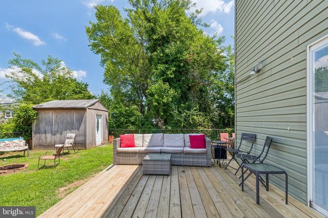 35 INDIAN QUEEN LN, Maple Shade, NJ 08052