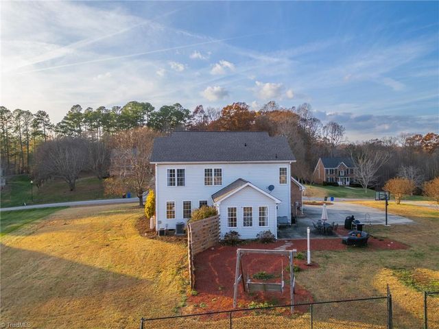 206 Garden Valley Drive, Winston-salem, NC 27107