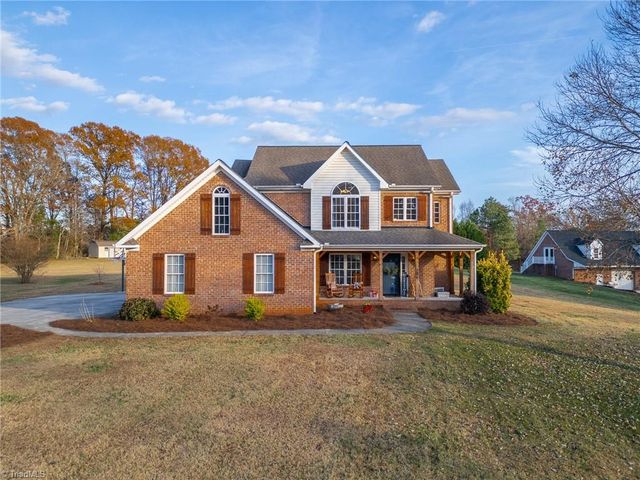 206 Garden Valley Drive, Winston-salem, NC 27107
