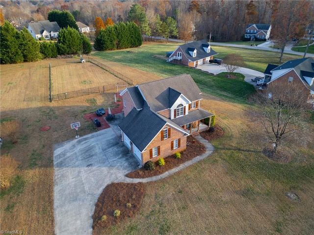 206 Garden Valley Drive, Winston-salem, NC 27107