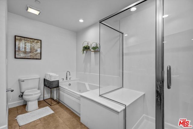 14412 Killion Street 110, Los Angeles, CA 91401