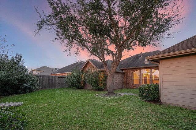 1608 Spring Glen Lane, Pearland, TX 77581