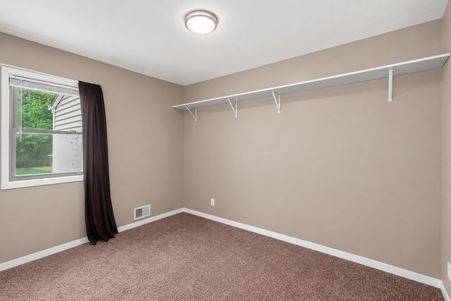 1257 Parallel Street, Chaska, MN 55318